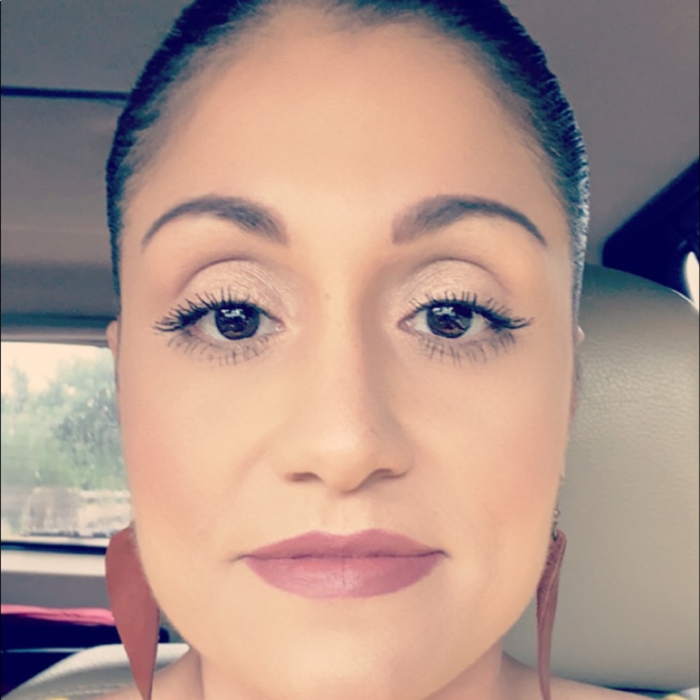 Meet your Posher, Melissa